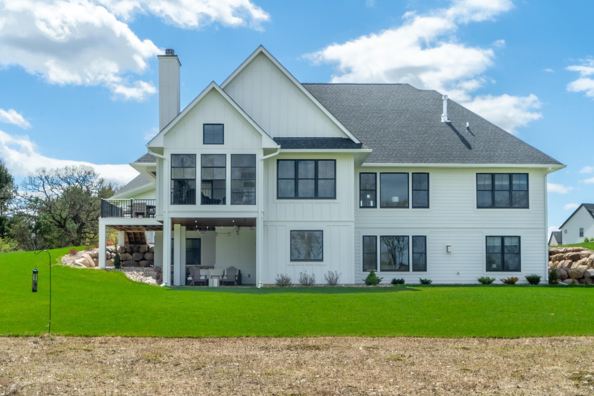 Look at all that outdoor entertaining space!