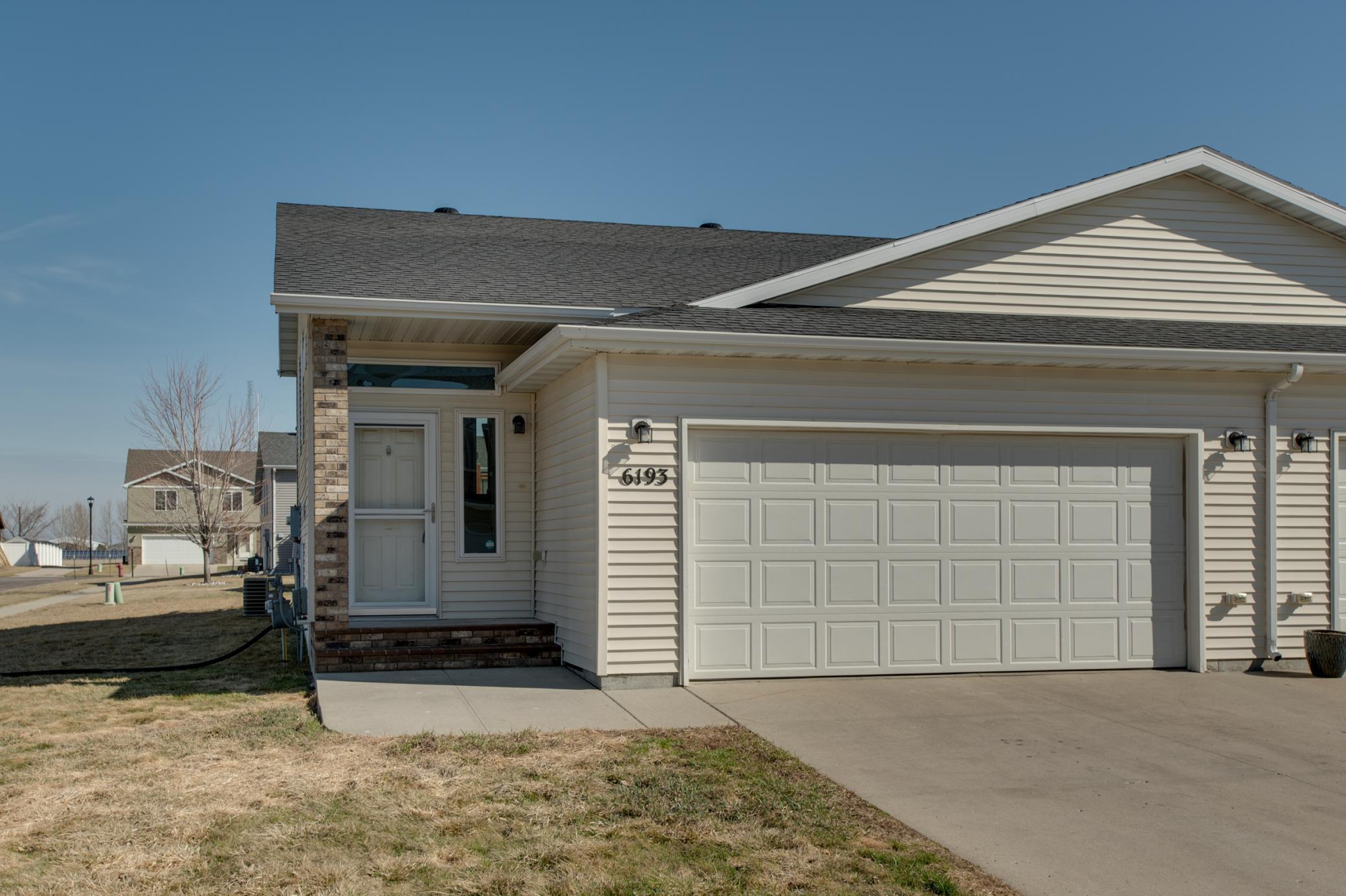 6193 56th Avenue S, Fargo, ND 58104