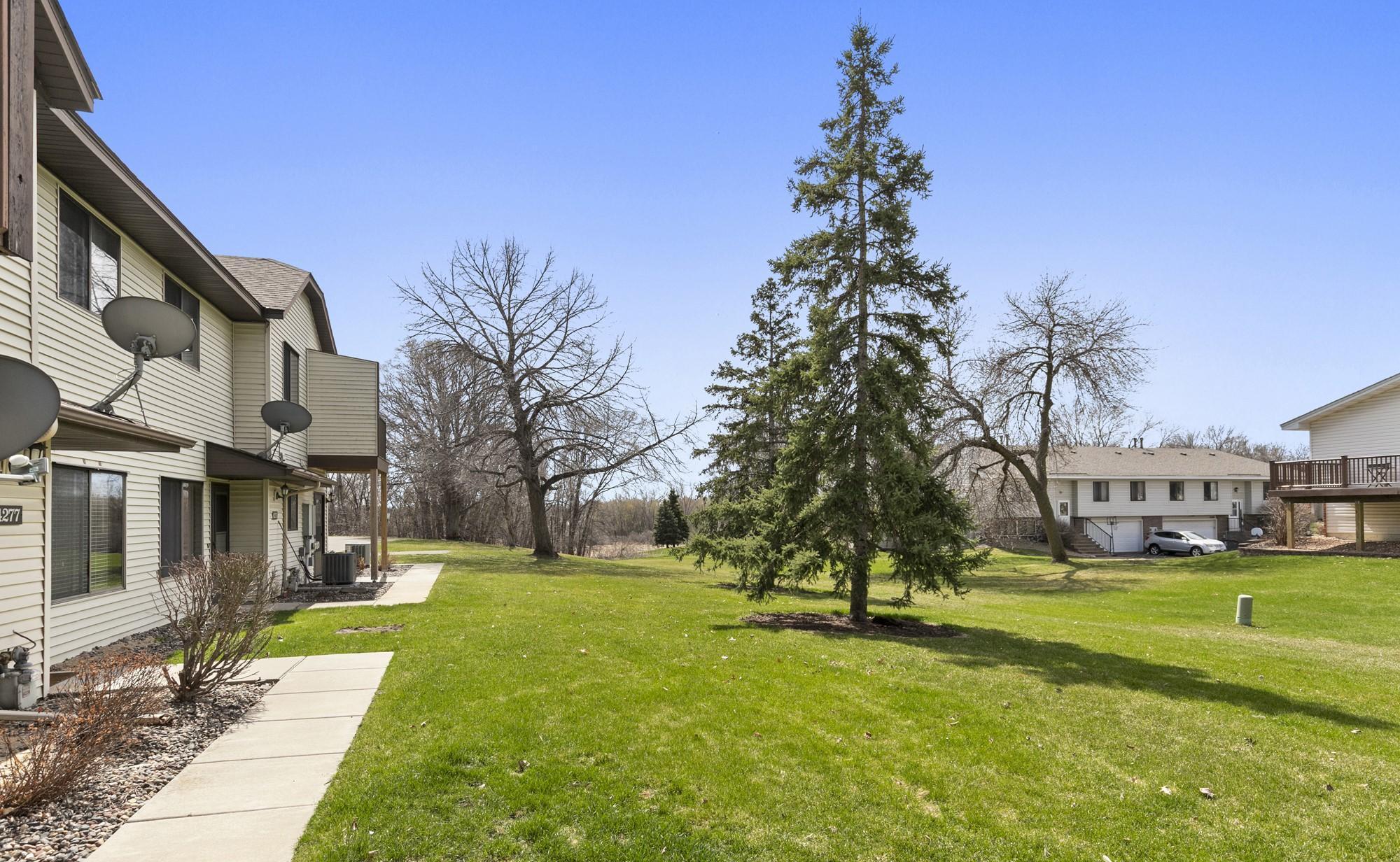 The level yard is great for all of your outdoor activities, with nearby natural areas. Don't miss the chance to make this great home yours!