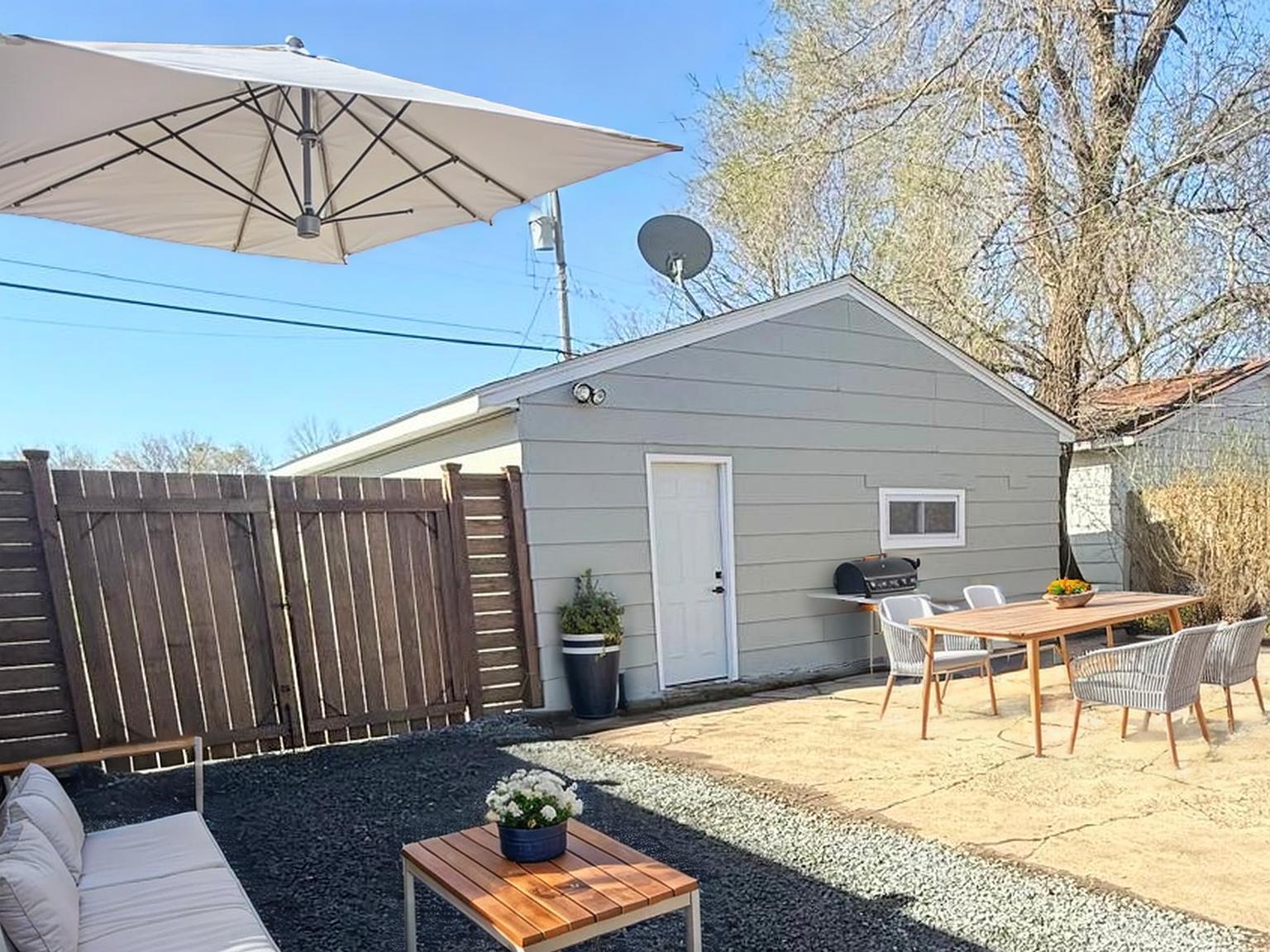 Huge Outdoor Patio Area to Enjoy!