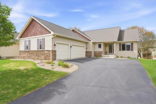 11825 Erskin Circle, Blaine, MN 55449