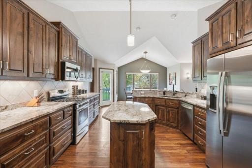 11825 Erskin Circle, Blaine, MN 55449