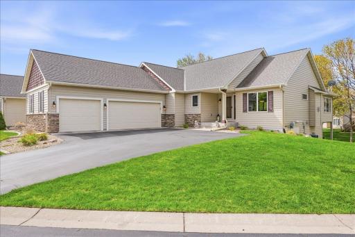 11825 Erskin Circle, Blaine, MN 55449