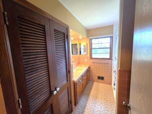 6308 Ewing Avenue S, Edina, MN 55410