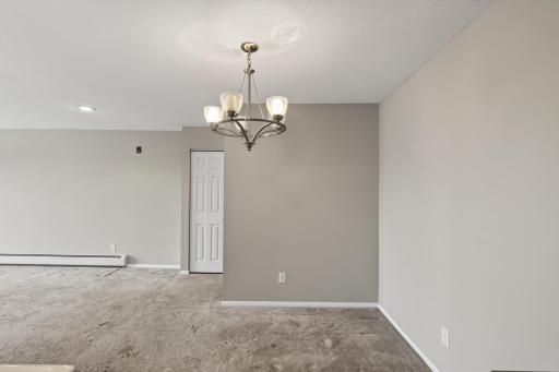 2690 Oxford Street N, 239, Saint Paul, MN 55113