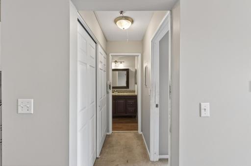 2690 Oxford Street N, 239, Saint Paul, MN 55113