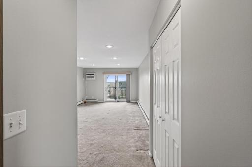 2690 Oxford Street N, 239, Saint Paul, MN 55113