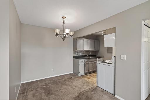 2690 Oxford Street N, 239, Saint Paul, MN 55113