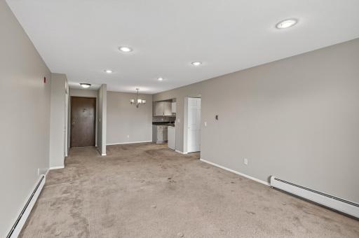 2690 Oxford Street N, 239, Saint Paul, MN 55113