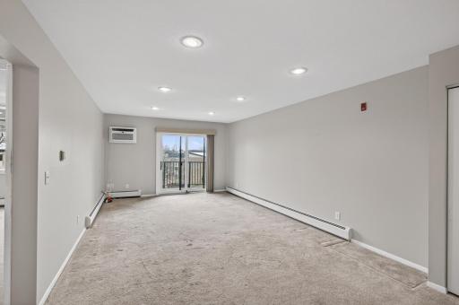 2690 Oxford Street N, 239, Saint Paul, MN 55113