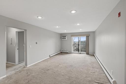 2690 Oxford Street N, 239, Saint Paul, MN 55113