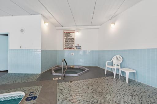 2690 Oxford Street N, 239, Saint Paul, MN 55113