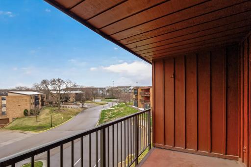 2690 Oxford Street N, 239, Saint Paul, MN 55113