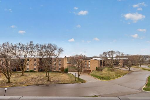 2690 Oxford Street N, 239, Saint Paul, MN 55113