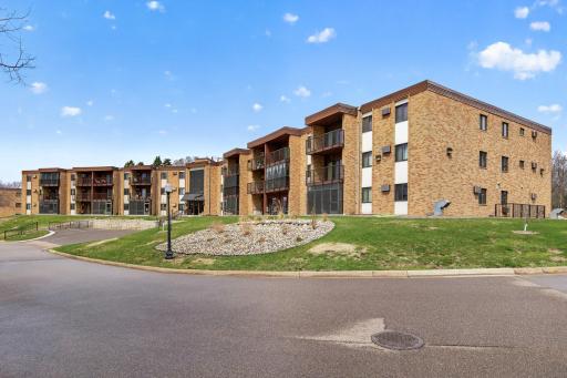 2690 Oxford Street N, 239, Saint Paul, MN 55113