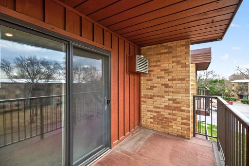 2690 Oxford Street N, 239, Saint Paul, MN 55113