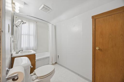 1351 Ames Avenue, Saint Paul, MN 55106
