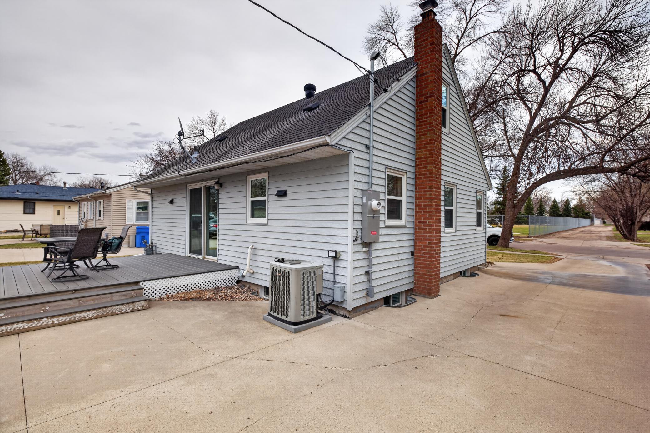 Amdak__1633 10th Ave S Fargo ND_0003.jpg