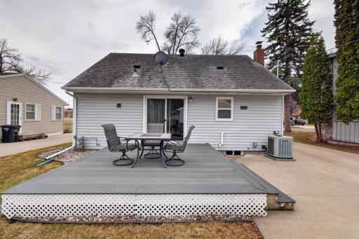 1633 10th Avenue S, Fargo, ND 58103