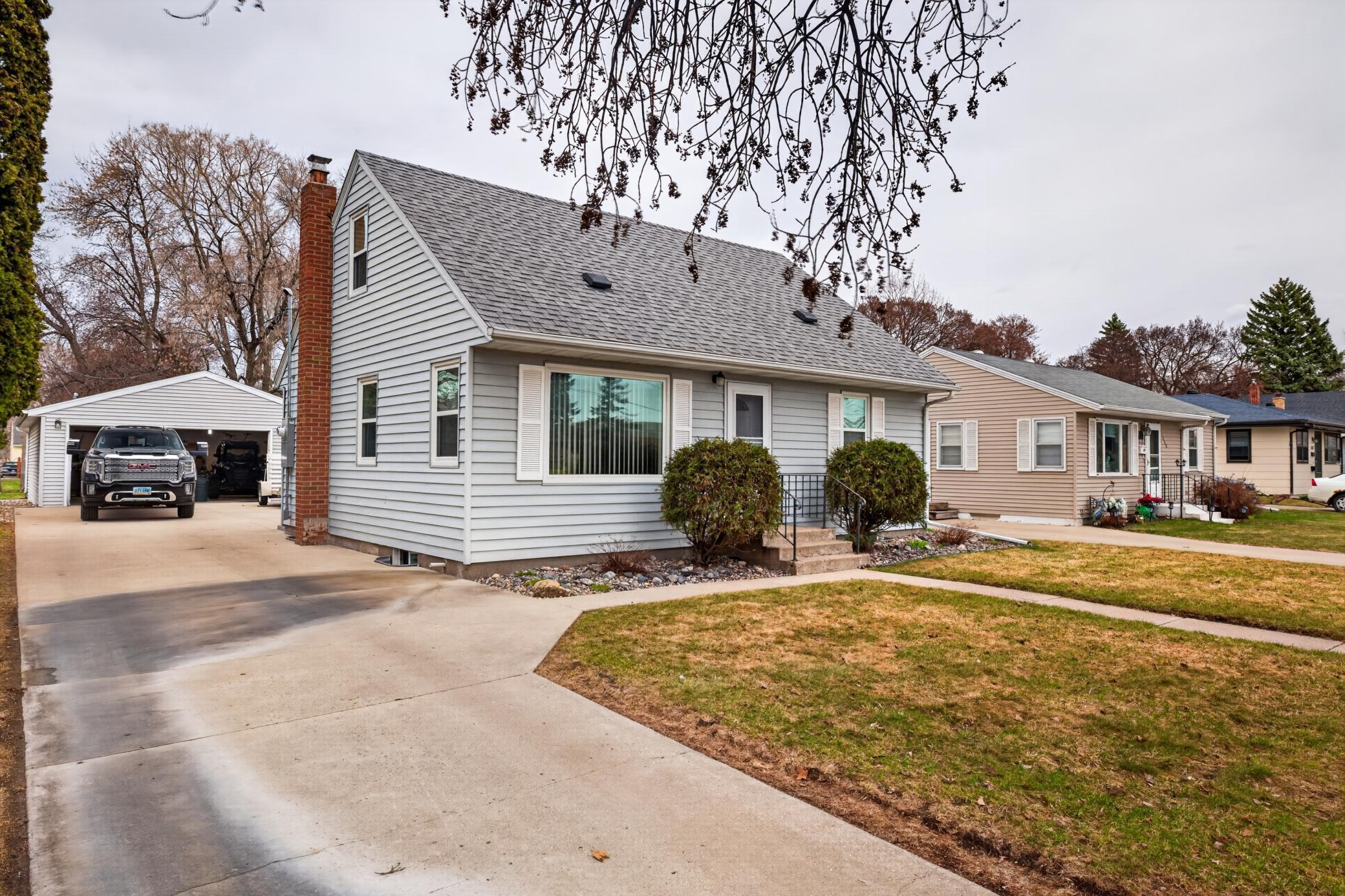 Amdak__1633 10th Ave S Fargo ND_0002.jpg