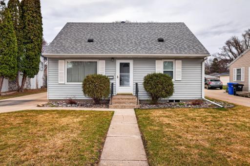 1633 10th Avenue S, Fargo, ND 58103