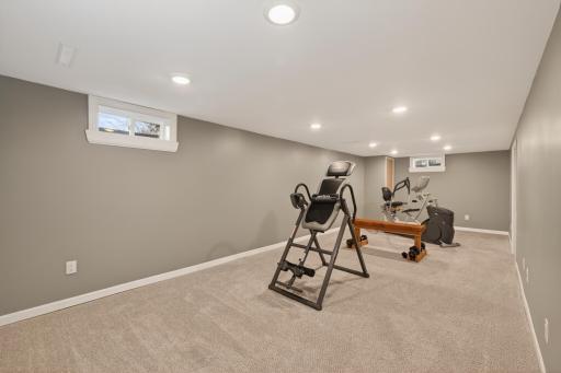 1633 10th Avenue S, Fargo, ND 58103