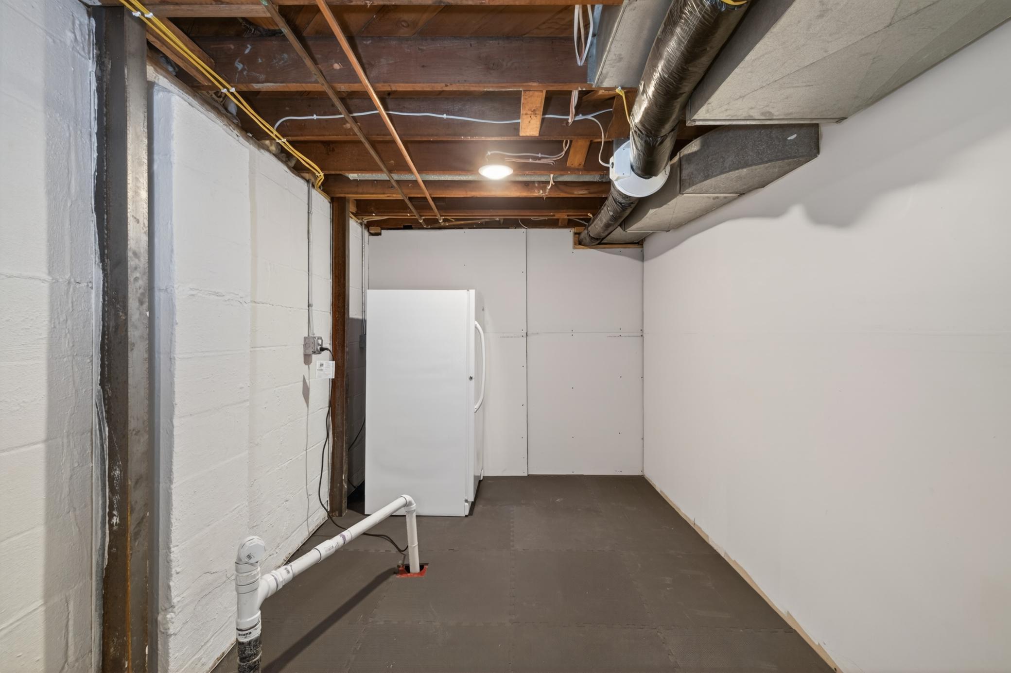 Amdak__1633 10th Ave S Fargo ND_0019.jpg