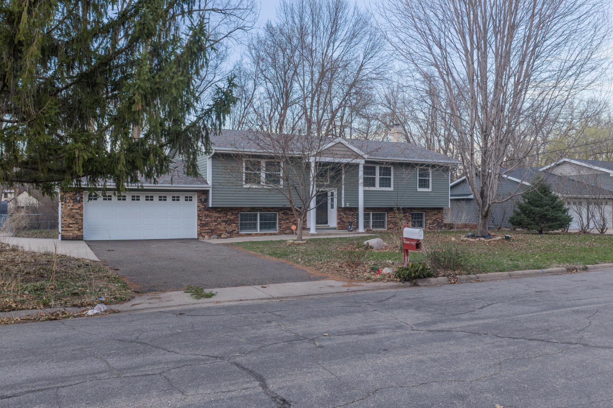 919 Forest Dr St Cloud - 3.jpg