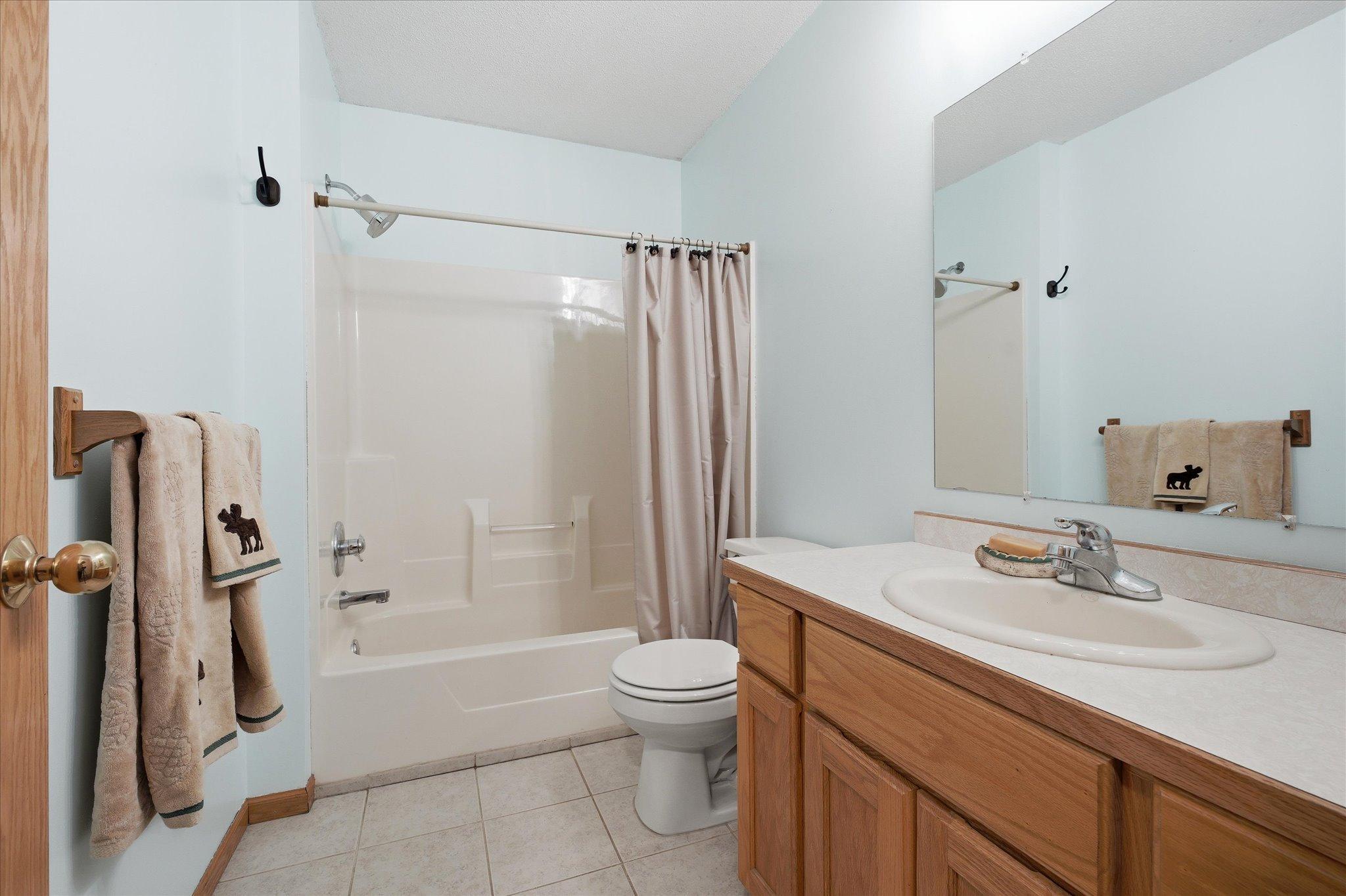 Upper level full bathroom