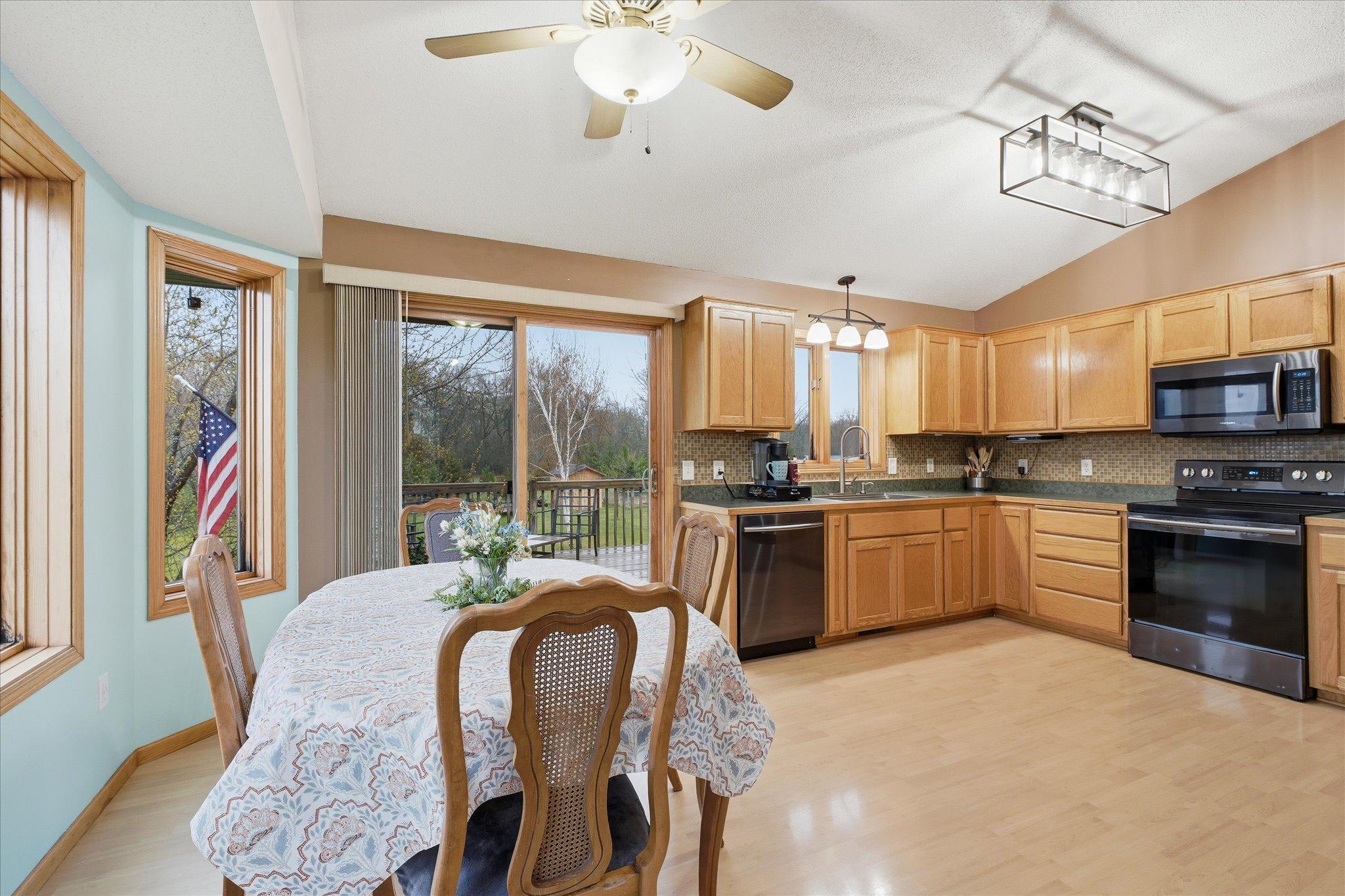 Dining space with direct access to the deck