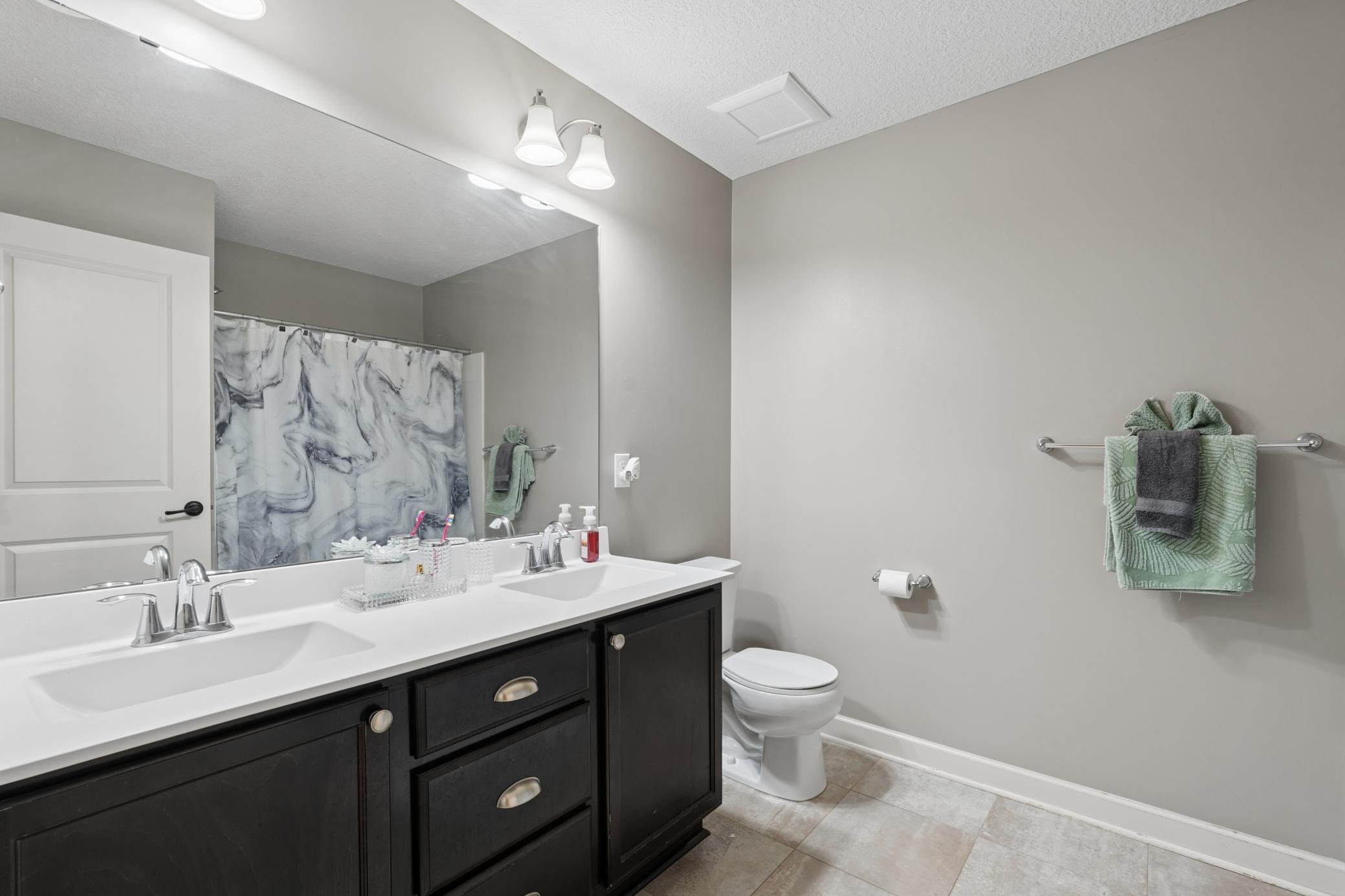Upper level full bathroom