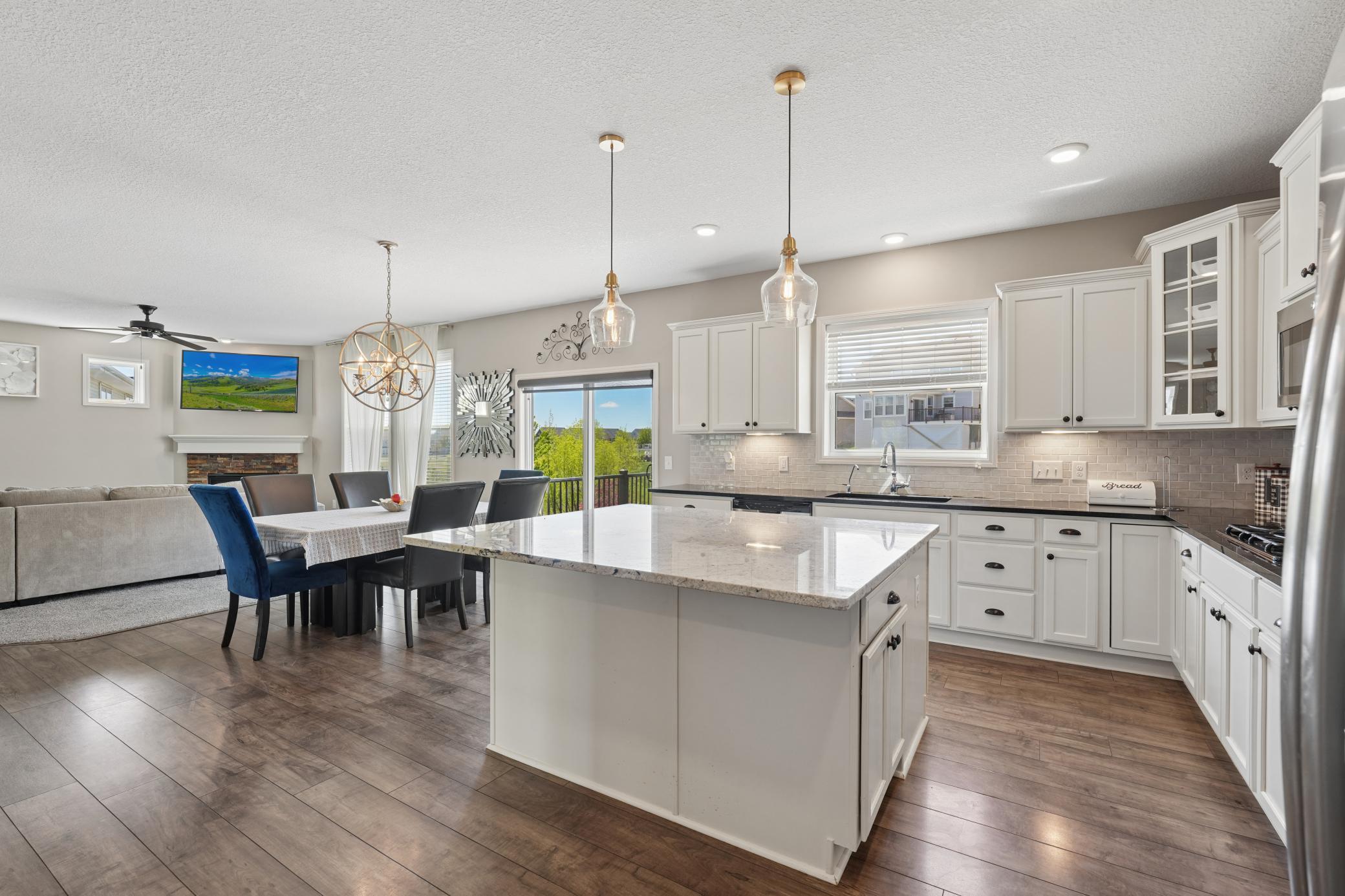 Large center island - ideal for meal prep and informal dining