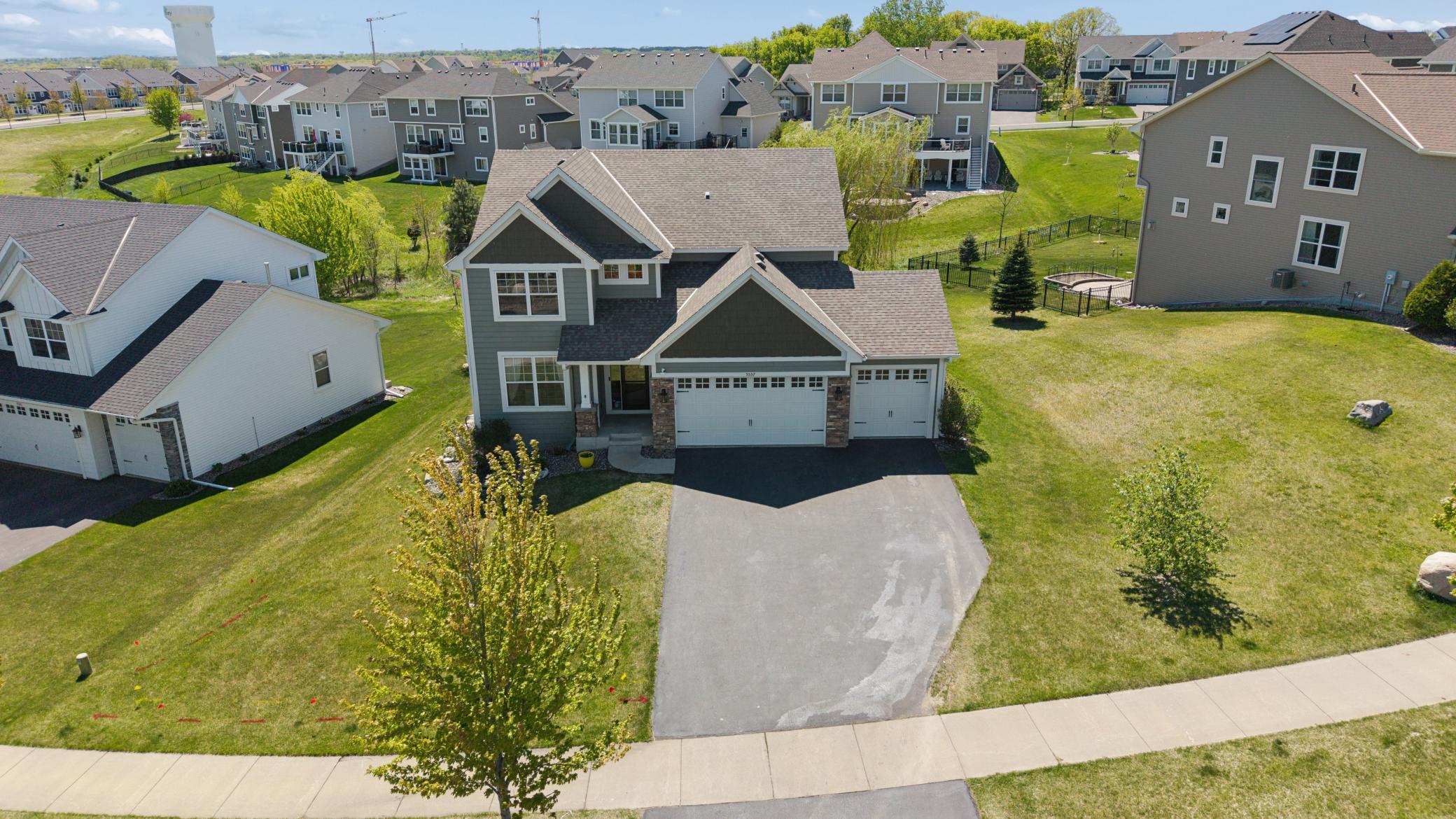 Well maintained 2-story home in gorgeous Lake Elmo!