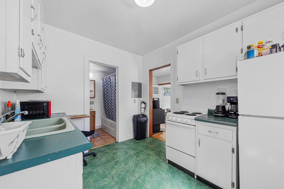 10 Kitchen_apt 1.jpg