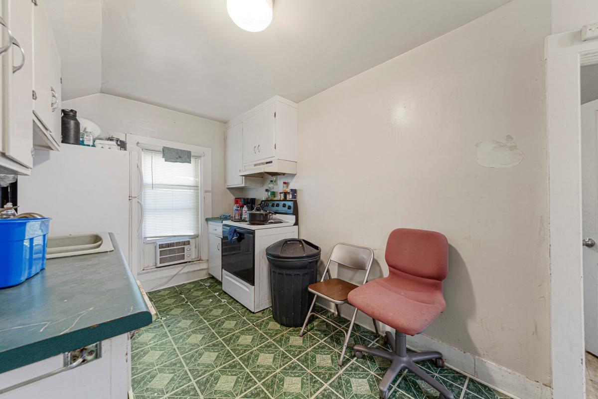 24 Kitchen_apt 3.jpg