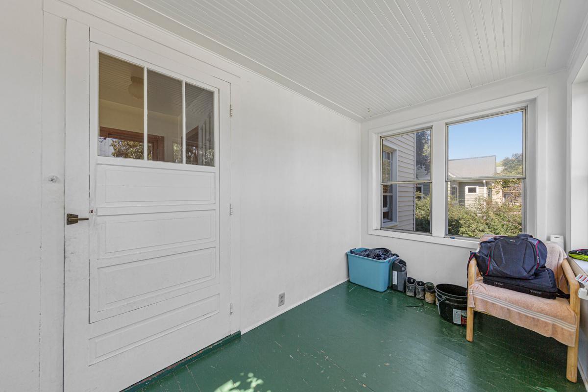 7 Porch_entry_apt 1.jpg