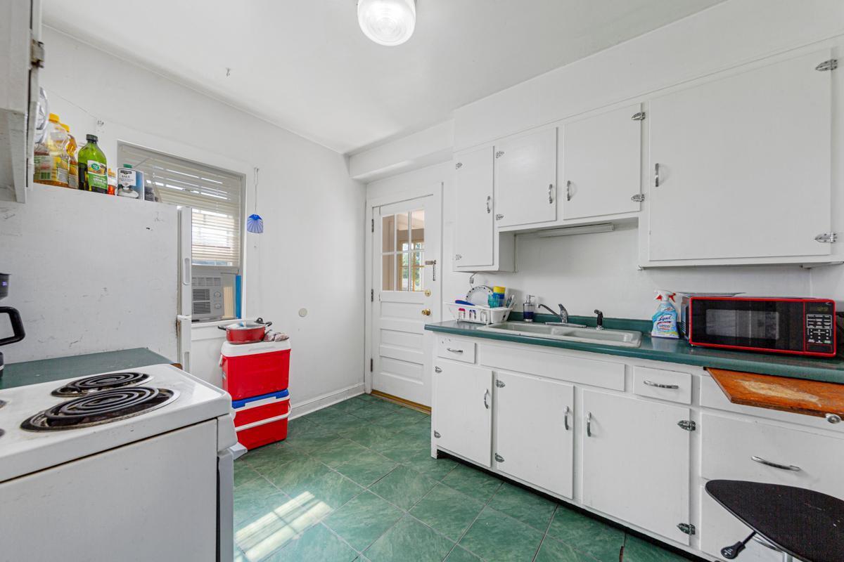 12 Kitchen_apt 1.jpg