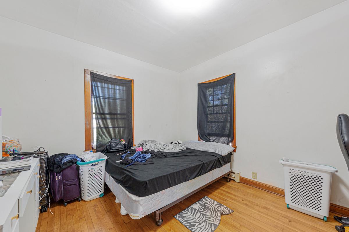 15 Bedroom_apt 1.jpg