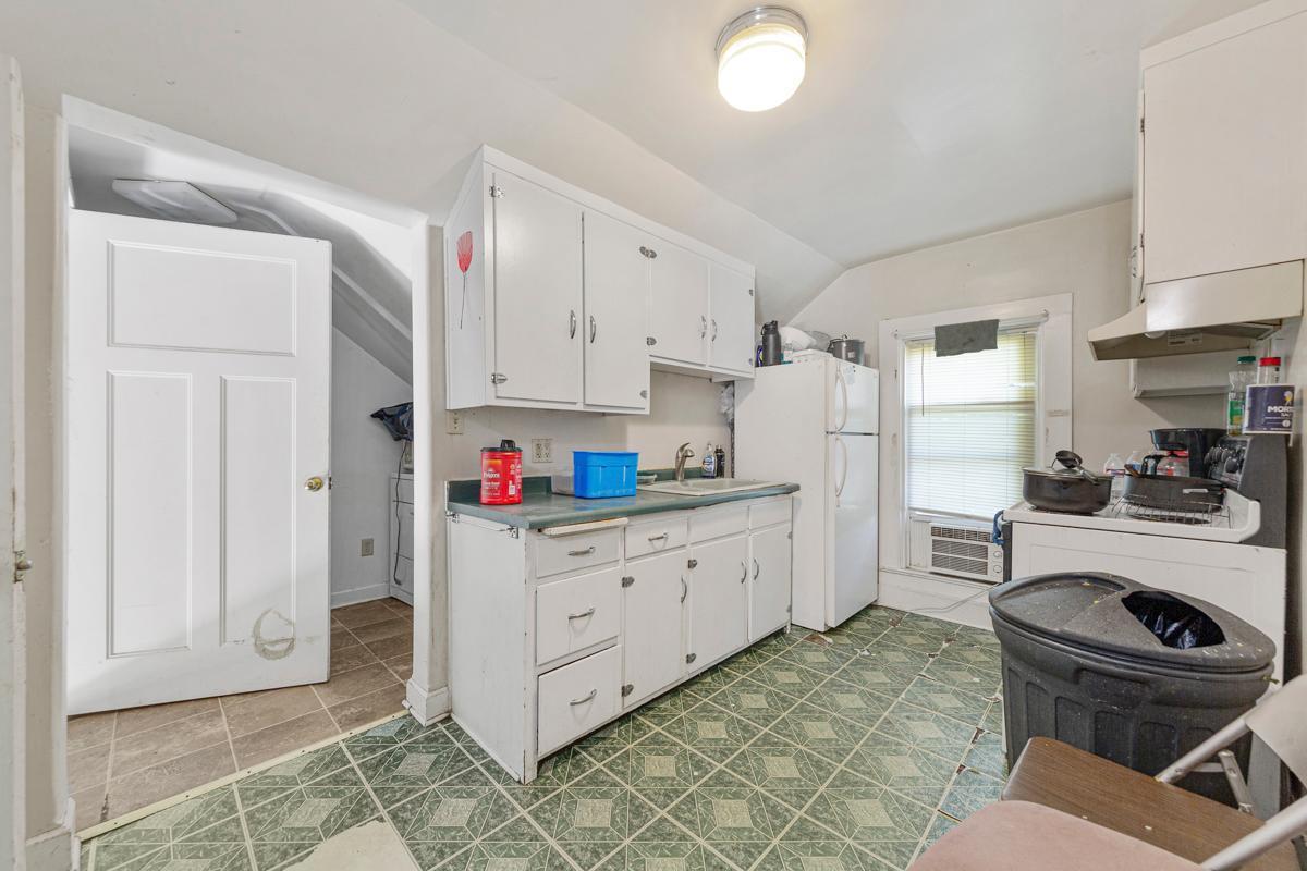 25 Kitchen_apt 3.jpg