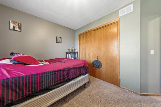 1526 Castle Drive, North Mankato, MN 56003