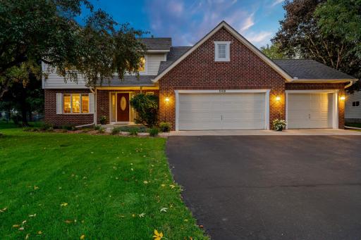 8769 Jewel Ave S Cottage Grove MN_0002.jpg