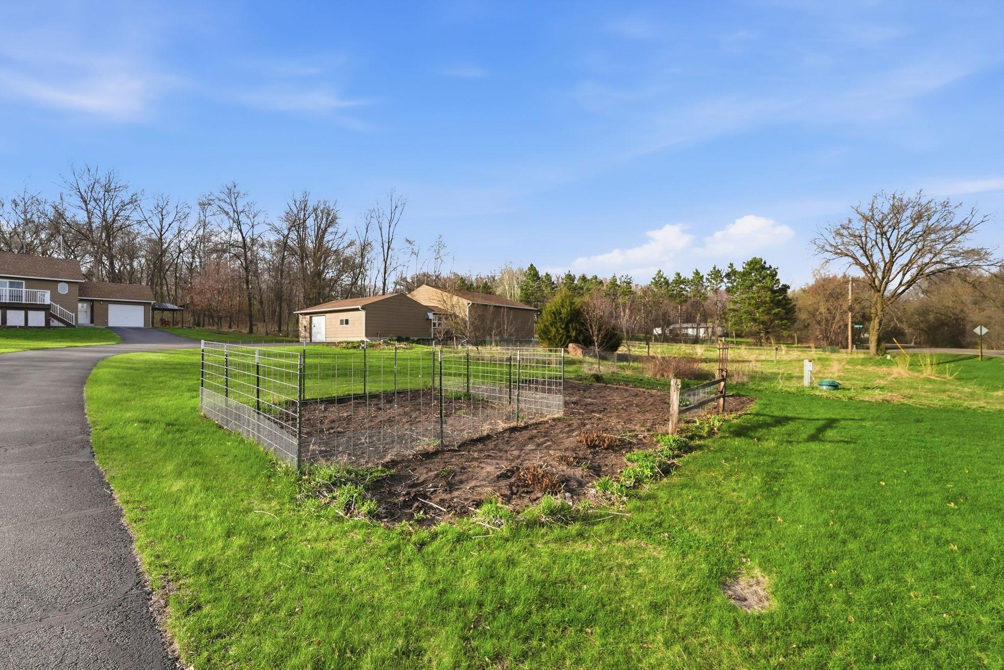 Cherry, Apricot, Apple, Plum, Raspberry, Strawberry, and Honey Berries