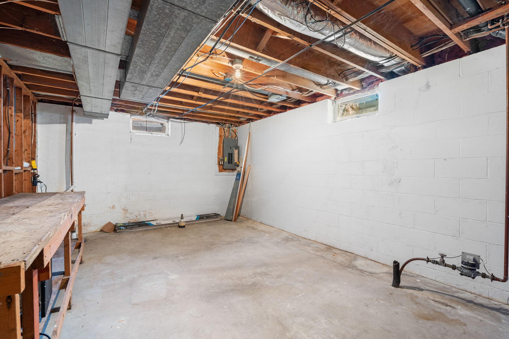 Storage and Workbench in Lower Level