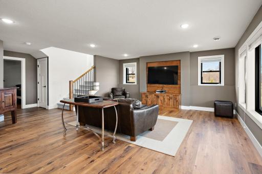 7400 74th Avenue N, Loretto, MN 55357