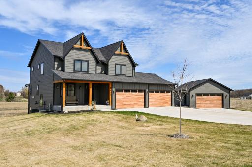7400 74th Avenue N, Loretto, MN 55357