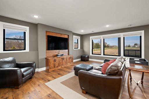 7400 74th Avenue N, Loretto, MN 55357