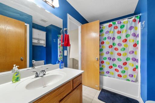 6413 158th Street W, Apple Valley, MN 55124