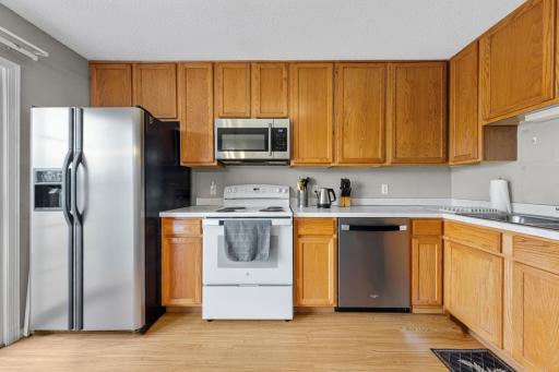 6413 158th Street W, Apple Valley, MN 55124