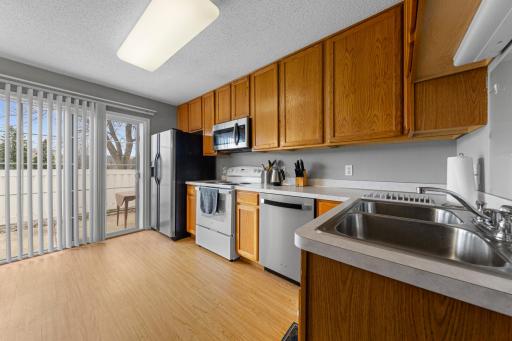 6413 158th Street W, Apple Valley, MN 55124