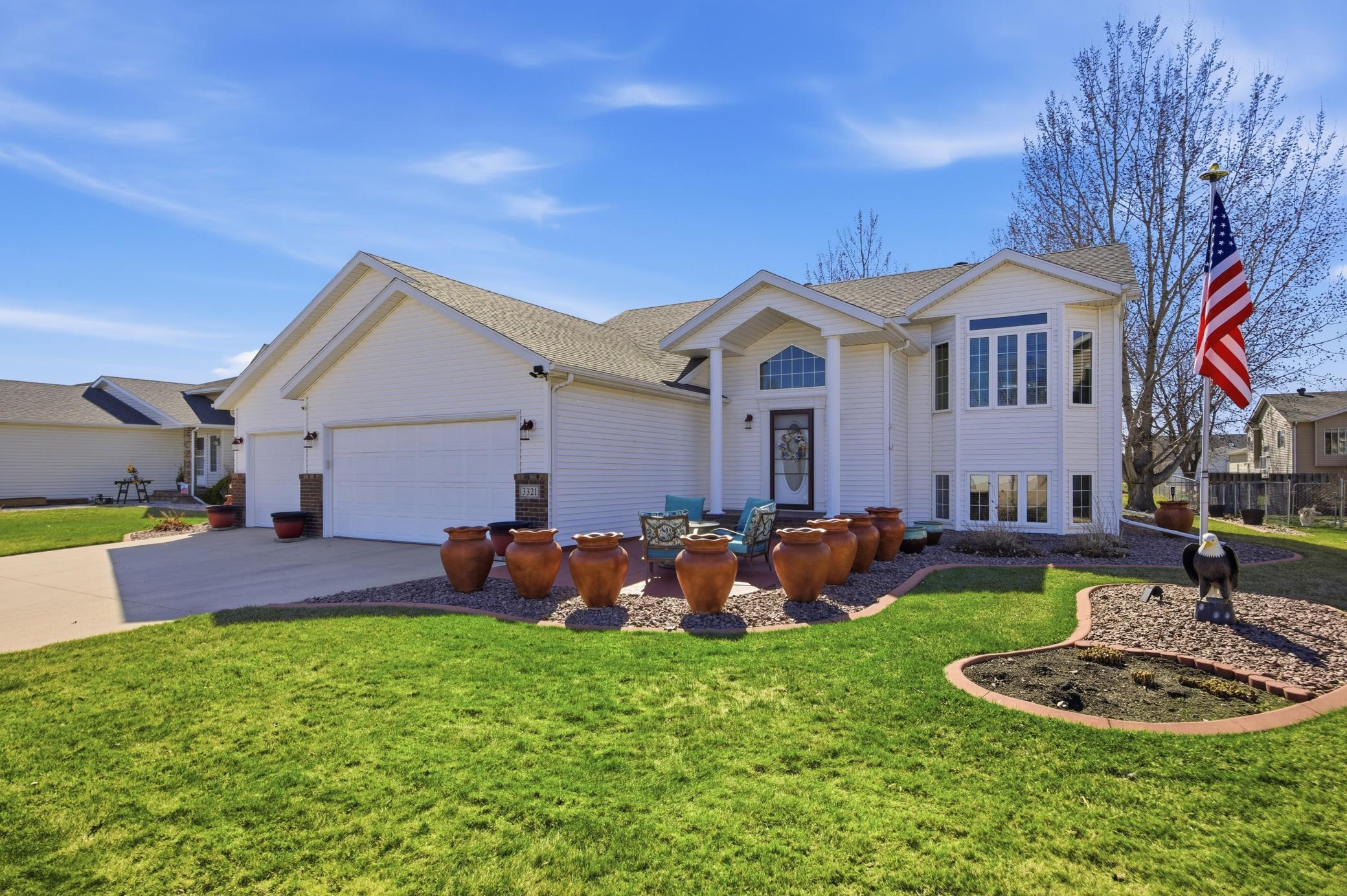 3321 Washington Street S, Fargo, ND 58104